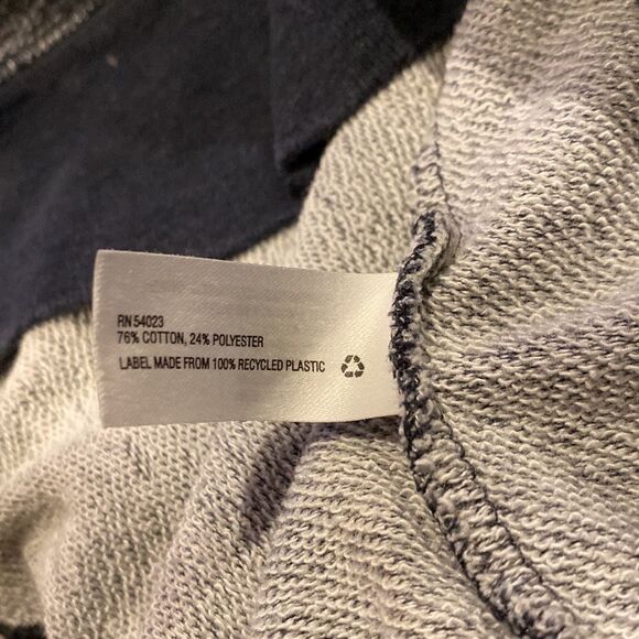 Gap Medium Hoodie Sweater Pockets Drawstring - Picture 6 of 6